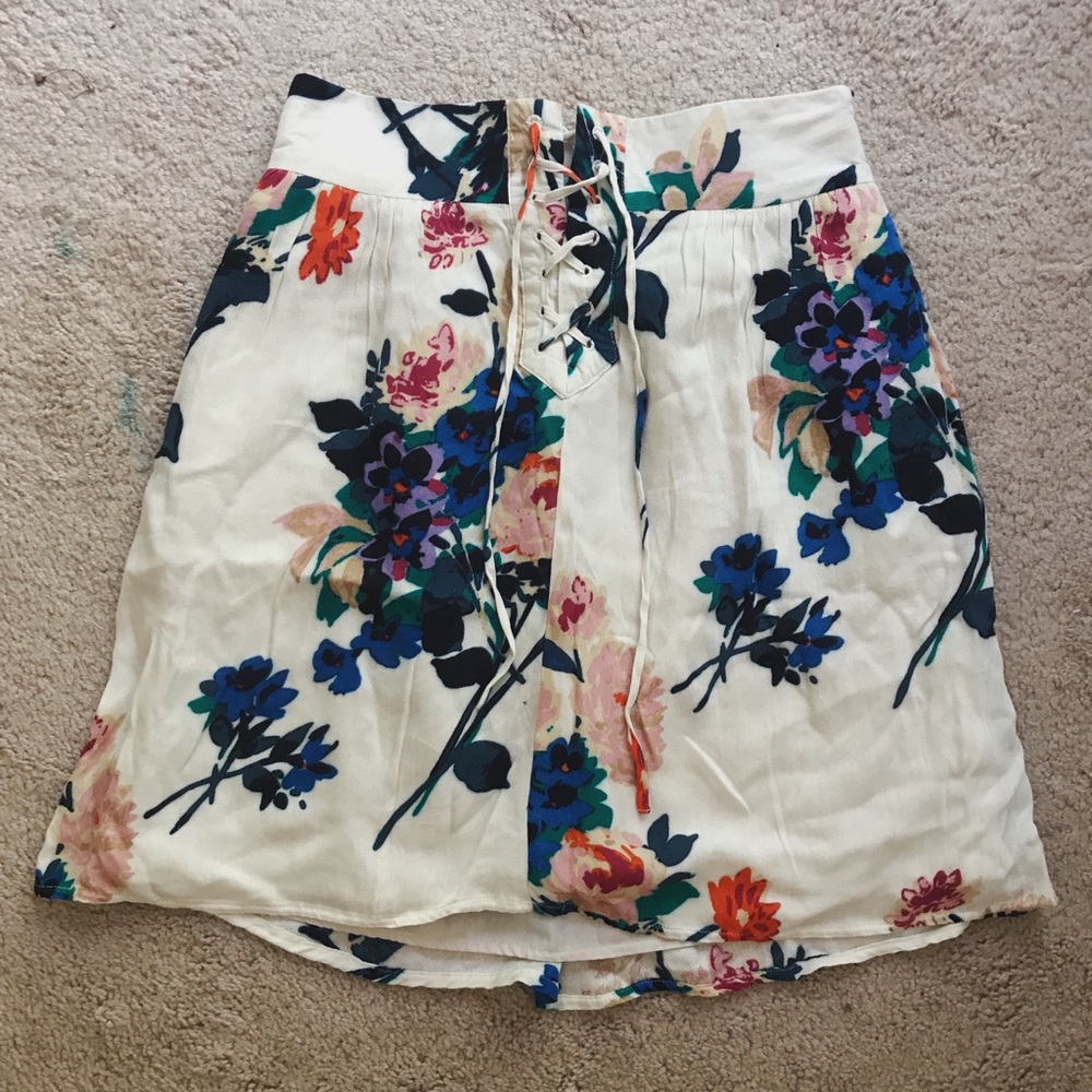 🌺 Kimchi Blue floral skirt 🌺
